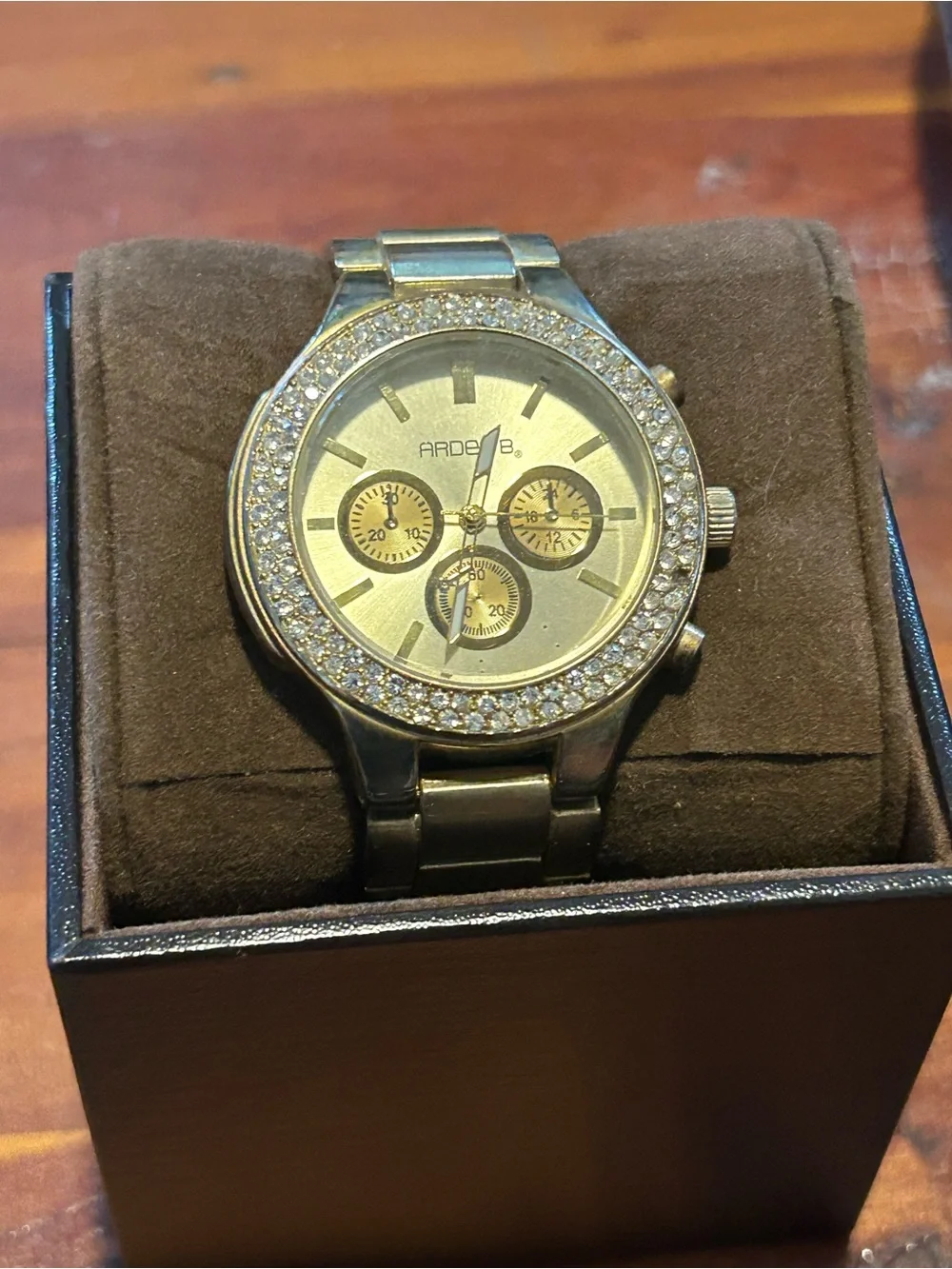 Arden B Gold-Tone Crystal Bezel women’s Bracelet Watch. Needs Battery